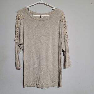 Emerald Beige Crochet Accent Sleeve Top